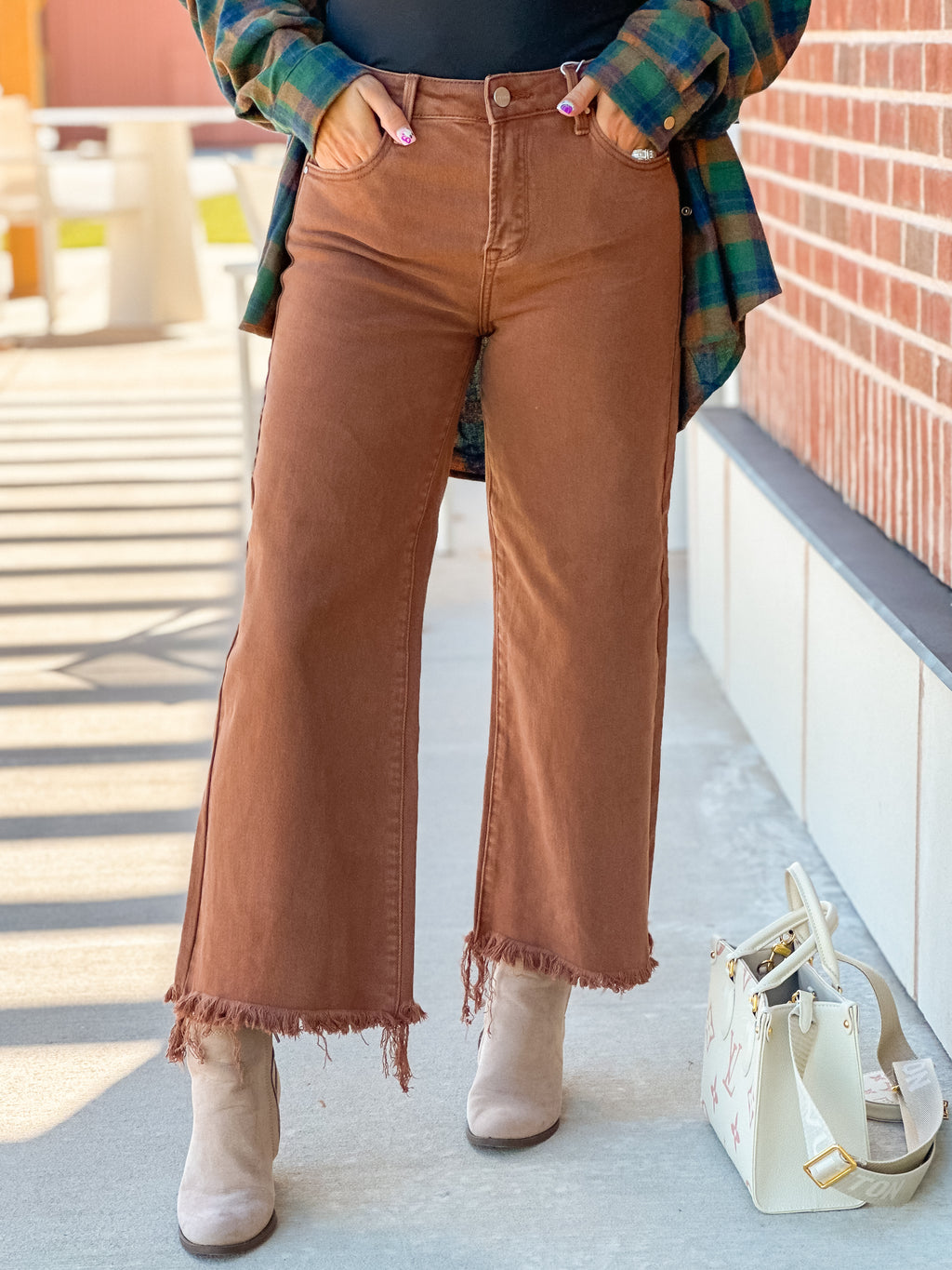 The Erin Cropped Risen Jeans - Expresso